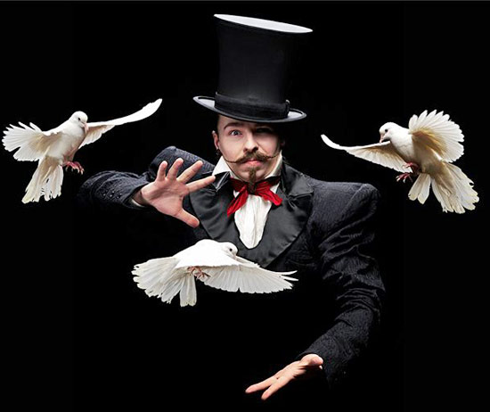 The magician-illusionist Show