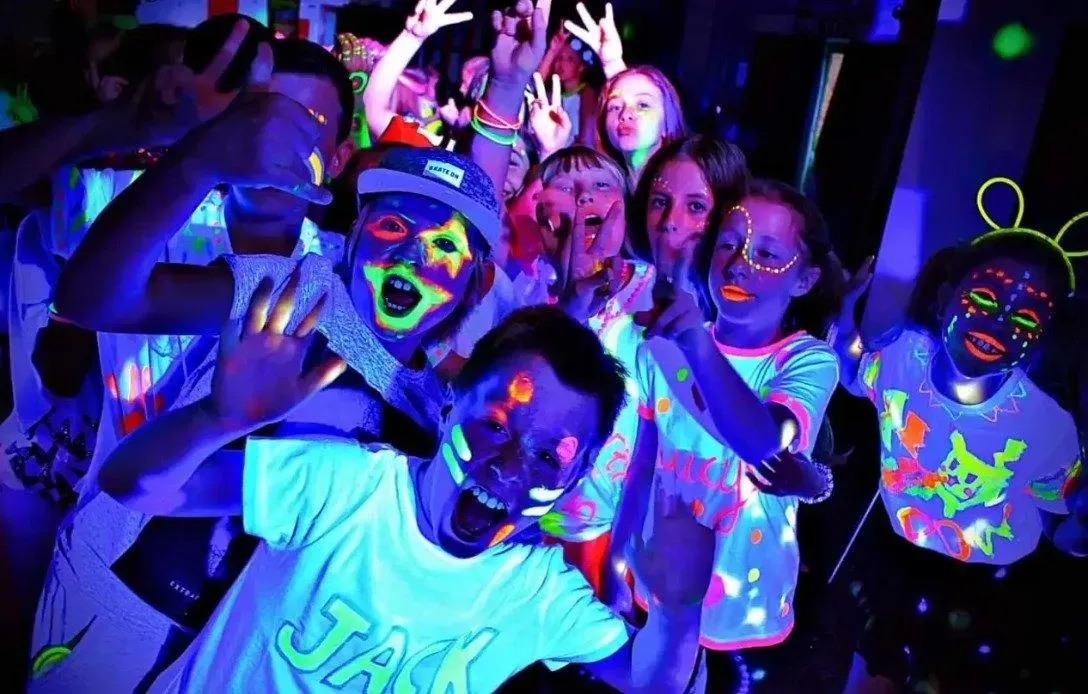 Неоновая дискотека